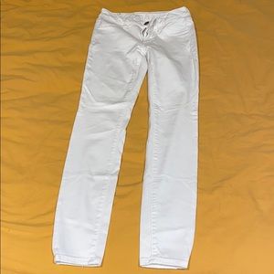 American Eagle White Jeans